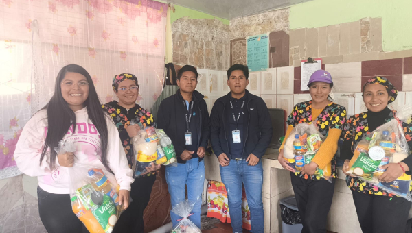 ENTREGA DE KITS ALIMENTICIOS A PERSONAS VULNERABLES